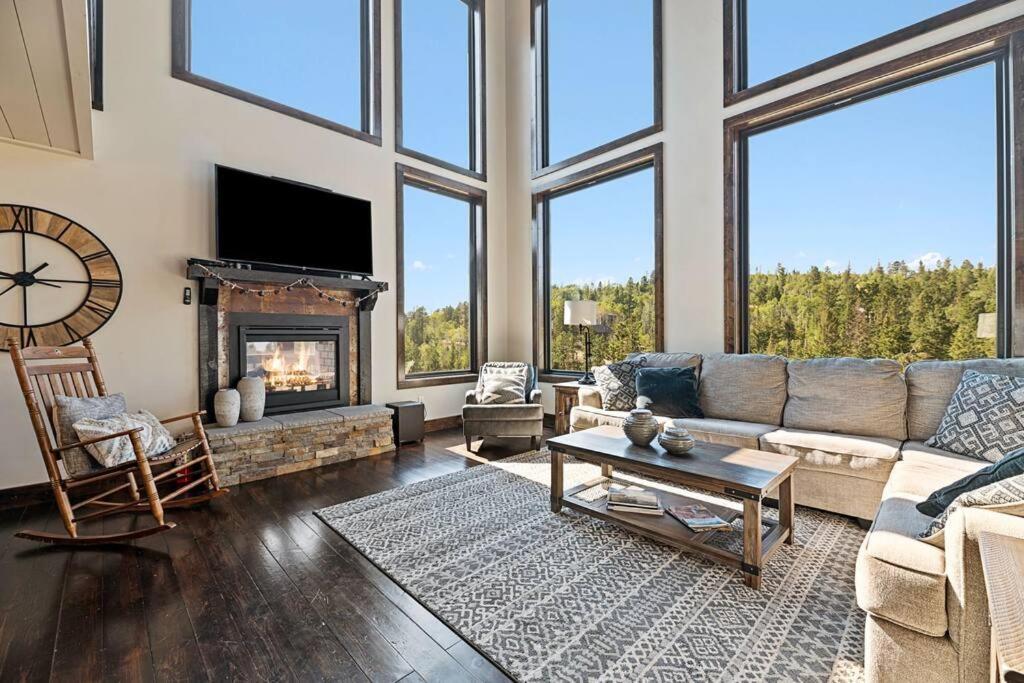 Altitude Adjustment- Panoramic Views, Sleeps 12 Villa Lead Екстериор снимка
