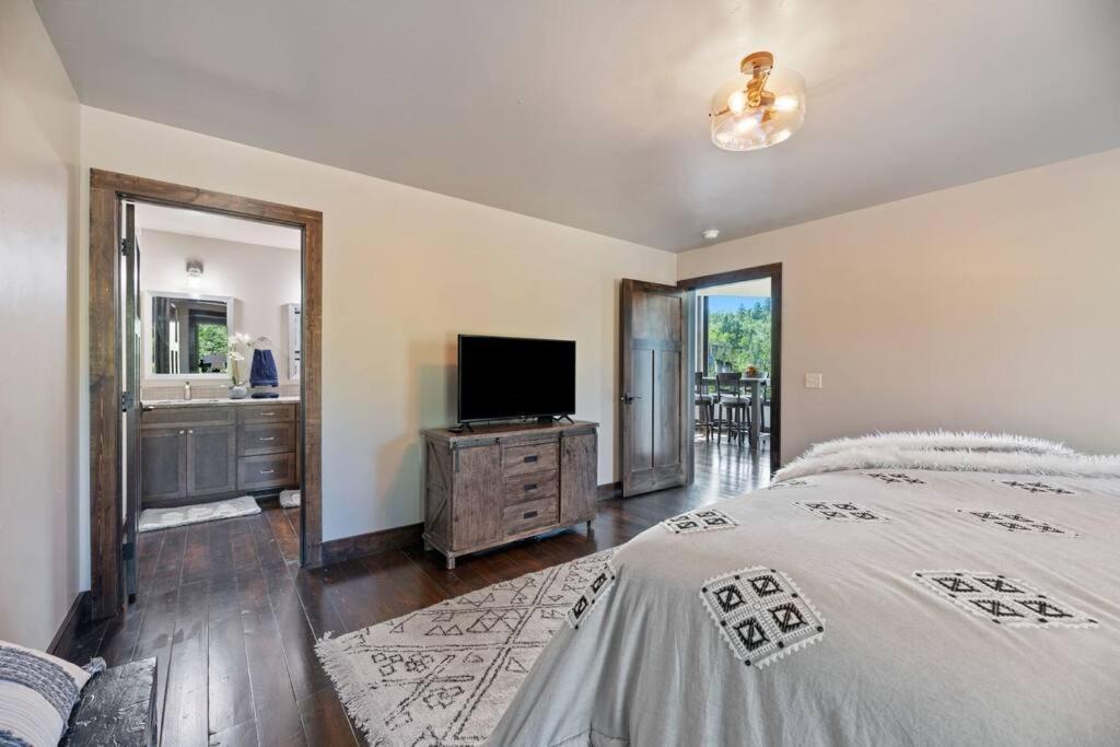 Altitude Adjustment- Panoramic Views, Sleeps 12 Villa Lead Екстериор снимка
